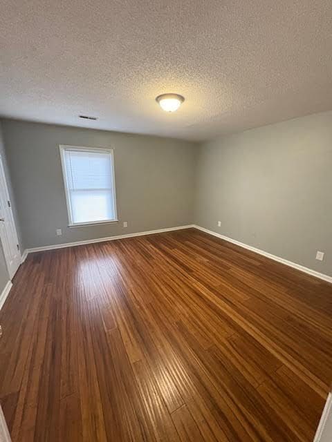 Building Photo - 102 W Victoria Ct