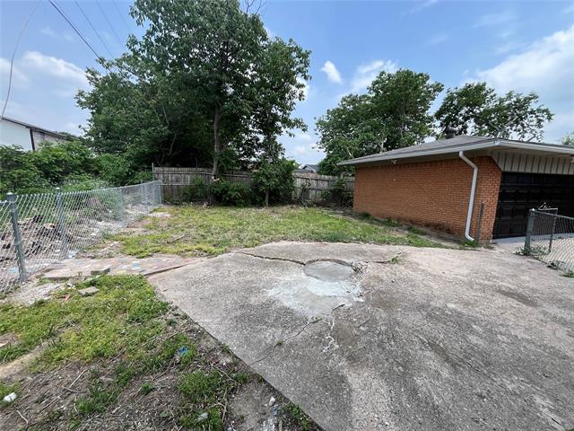 Building Photo - 3225 S Tyler St