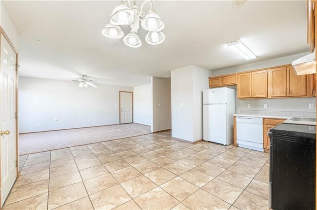 Building Photo - 317 E Marietta Ct