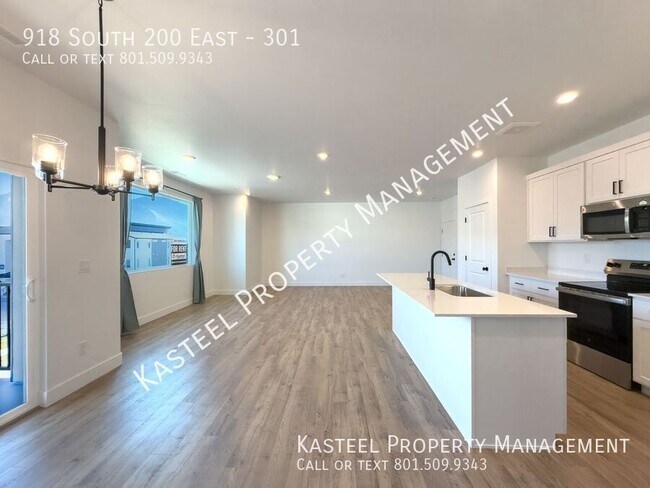 Building Photo - 918 S 200 E