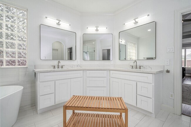 Building Photo - 5907 Ballina Canyon Ln