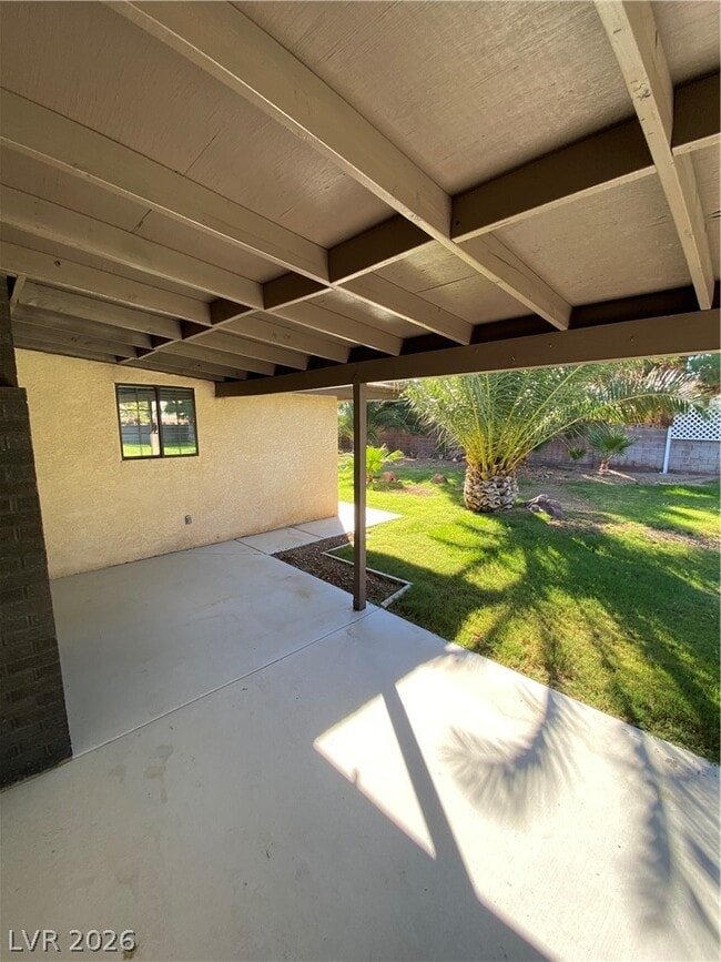 Building Photo - 2521 E Serene Ave