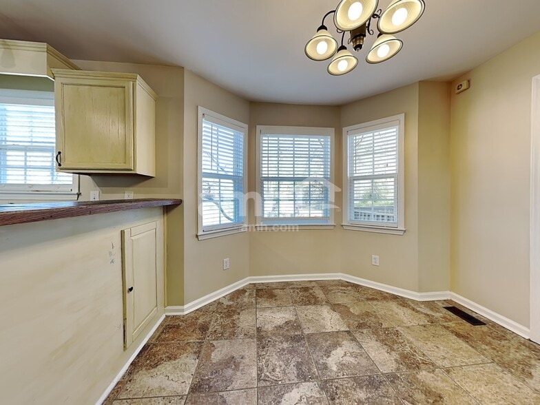 Building Photo - 6300 Willowdell Dr