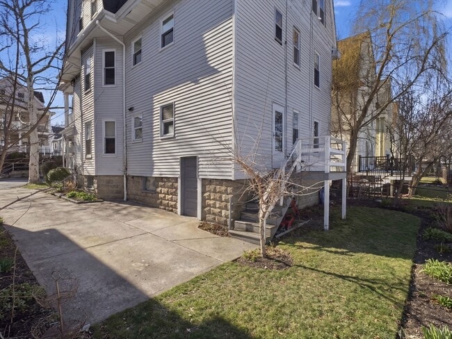 Building Photo - 19 Irma Ave