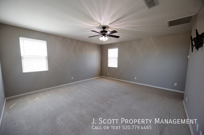 Building Photo - 1270 Carlsbad Dr