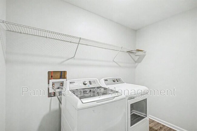 Building Photo - 20 Swallow Tail Cir