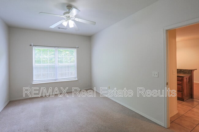 Building Photo - 3600 SW Deerfield Blvd