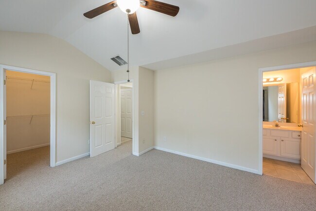 Building Photo - "Charming 2-Bed Oasis with Elegant Hardwoo...
