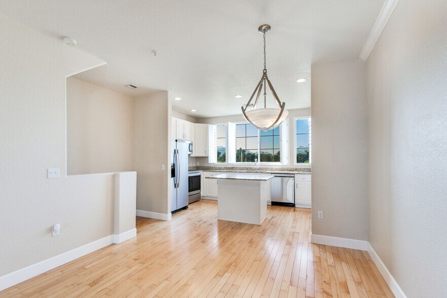 Building Photo - 4455 E Paradise Village Pky S