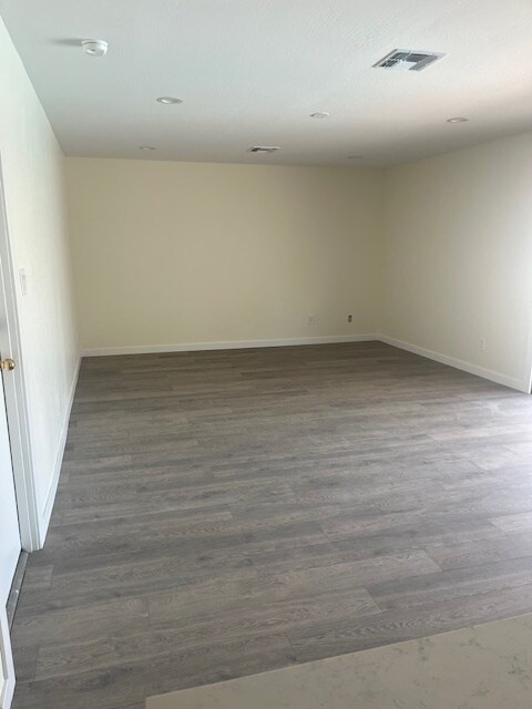 Building Photo - 2019 E Colgate Dr