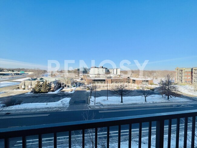 Building Photo - 1155 Ford Rd