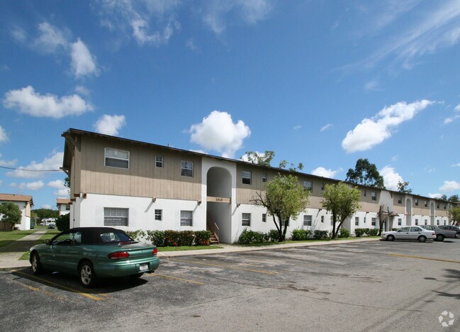 Building Photo - Executive House