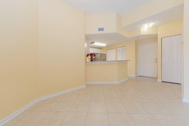 Building Photo - 5080 Fairways Cir