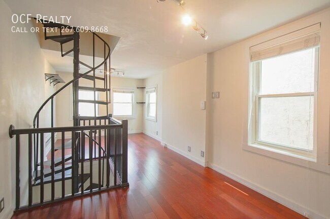 Primary Photo - 2619 South St