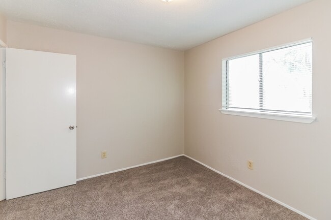 Building Photo - 15619 Loma Verde Dr