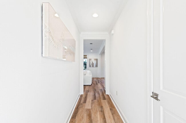 Building Photo - 84 Roundwood Dr