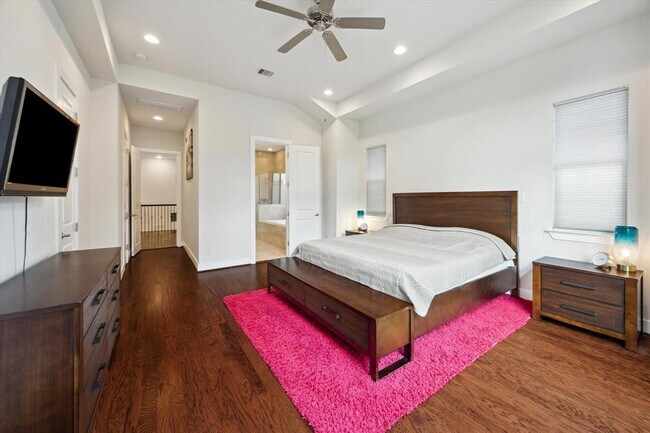 Building Photo - 4205 Koehler St