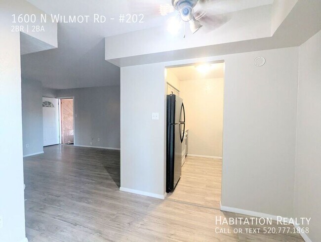 Building Photo - 1600 N Wilmot Rd