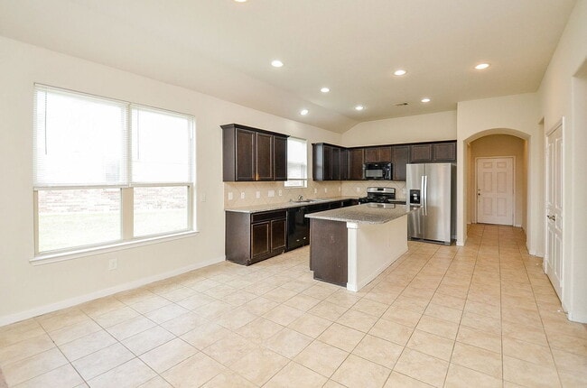 Building Photo - 16608 Spirit Lake Ct