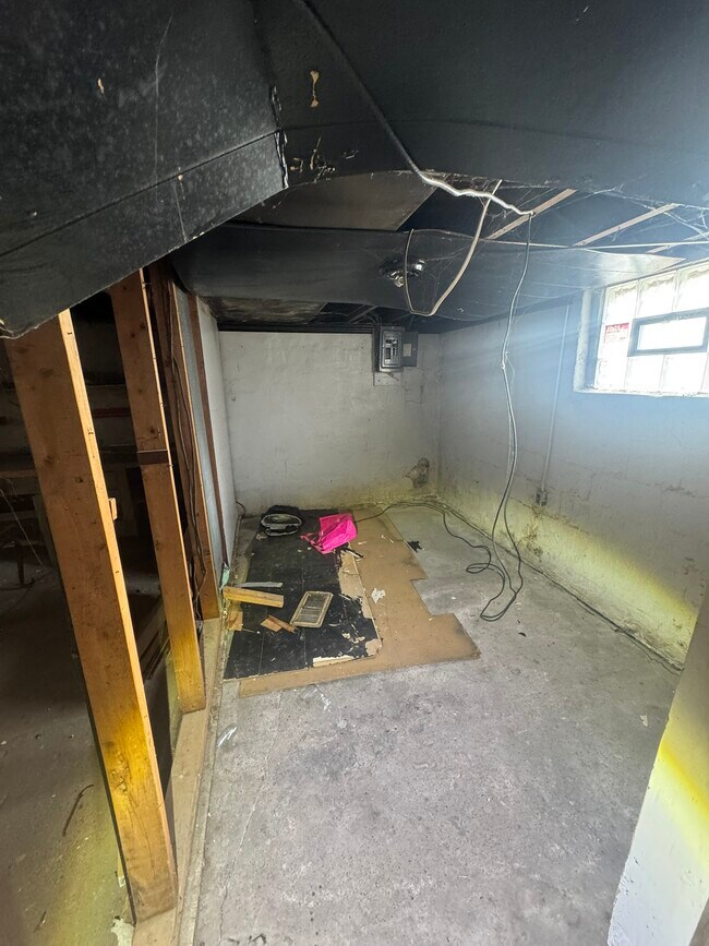 Building Photo - 1601 Mabel Ave