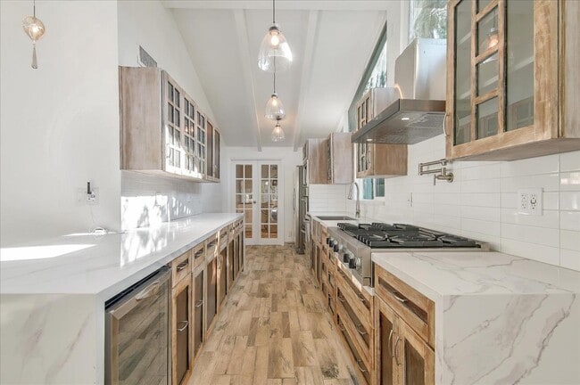 Building Photo - 6513 Corbin Ave