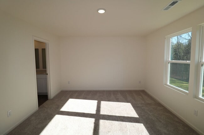 Building Photo - 624 Richard Rd