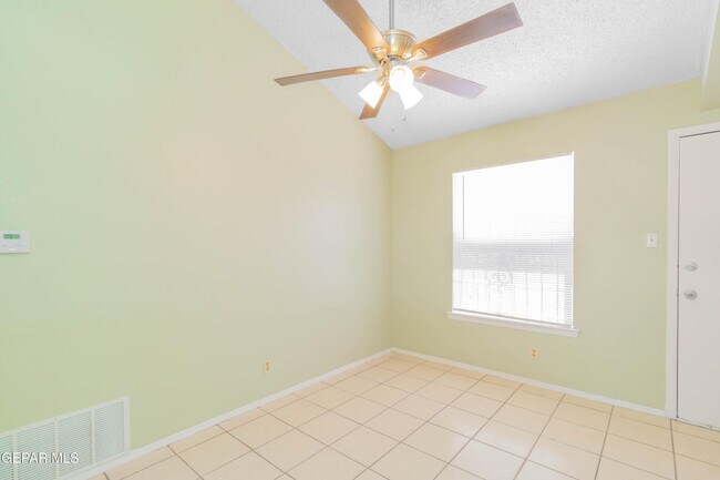 Building Photo - 12056 Bellows Ct