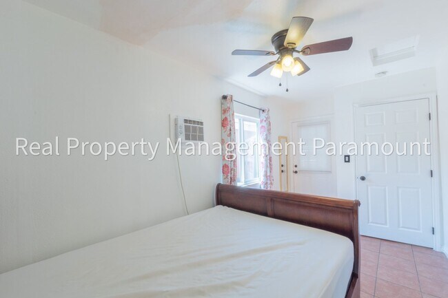 Building Photo - 1362 E 61st St