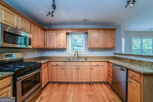 Building Photo - 170 Adams Lake Ct