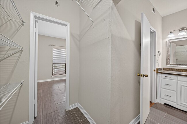 Building Photo - 8100 Cambridge St