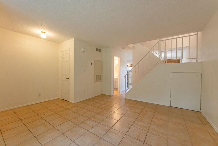 Building Photo - 9604 Blue Creek Ln