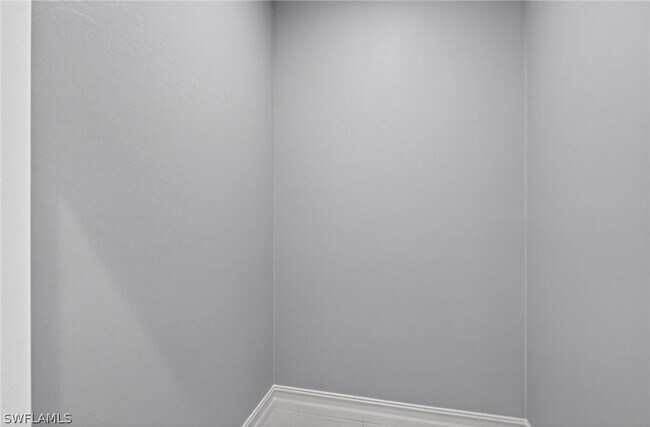 Building Photo - 2326 6th Ave SE