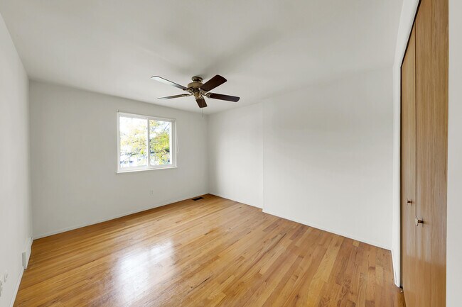 Building Photo - 144 Parnacott Dr