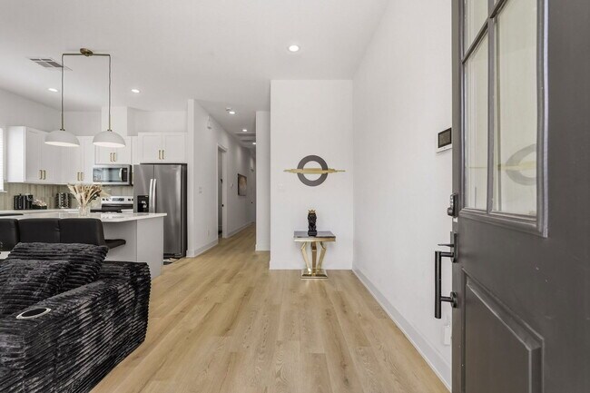 Building Photo - 6528 Weston St