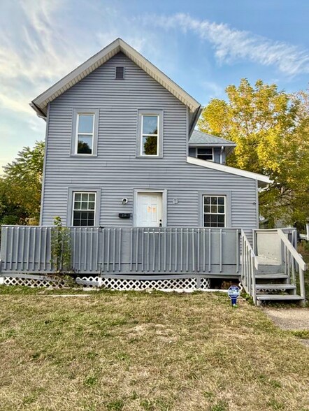 Primary Photo - 238 S Maple St