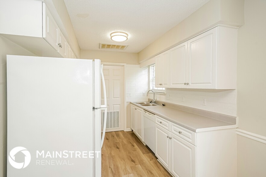 Building Photo - 421 Jonquil Ct