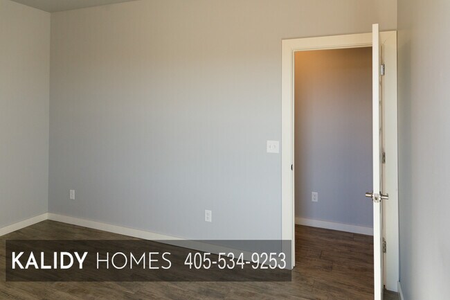 Building Photo - 306 Kirks Holw