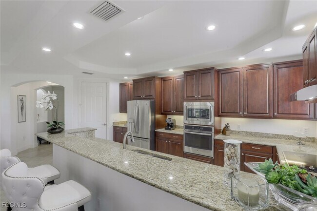 Building Photo - 580 El Camino Real