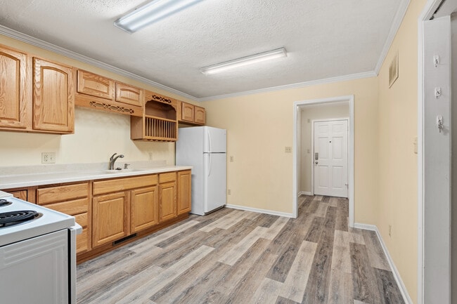 Building Photo - Plymouth