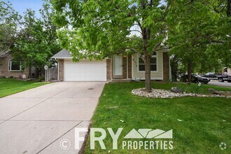 Building Photo - Spacious updated Green Valley Ranch two-story