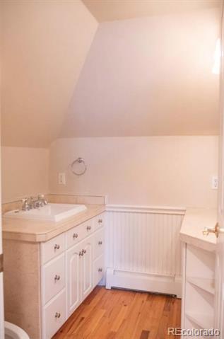 Building Photo - 1070 N Marion St