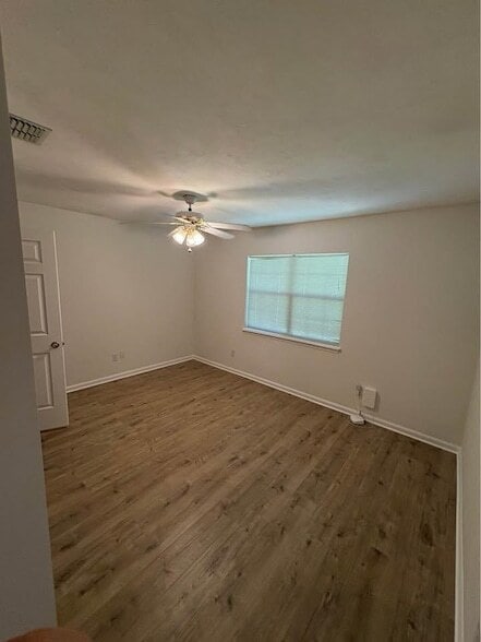 Building Photo - 960 Marys Dr