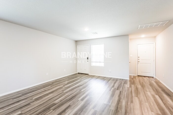 Building Photo - 7107 Winding Shelf
