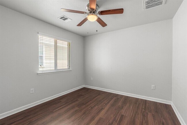 Building Photo - 825 Heritage Springs Trail