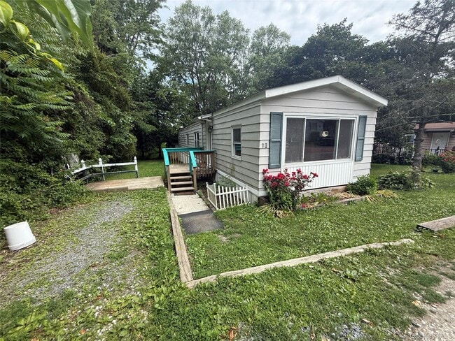 Building Photo - 20 Tanglewood Park Dr