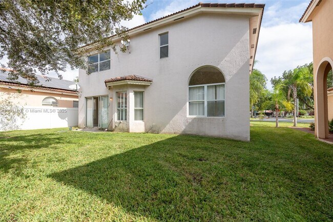 Building Photo - 1770 NE 37th Pl