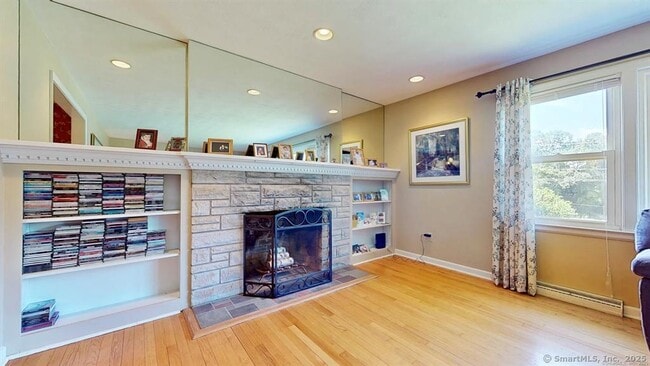 Building Photo - 523 Overlook Dr