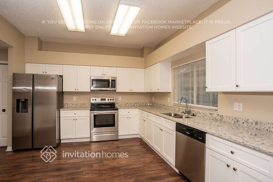Building Photo - 13032 St Filagree Dr