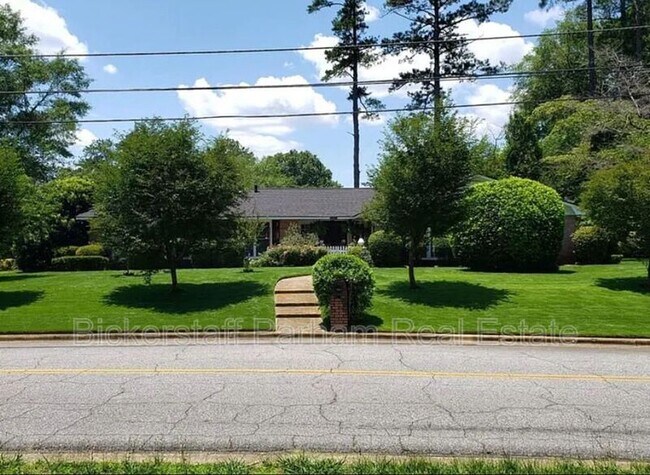 Primary Photo - 5811 Canterbury Dr