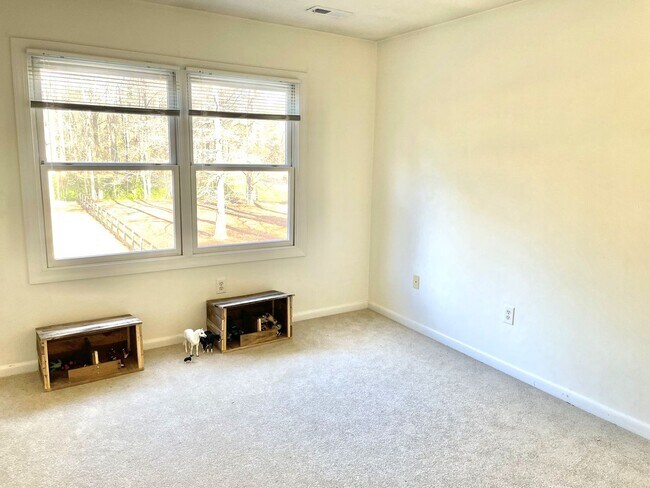 Building Photo - Brick 2 story in Chesapeake
